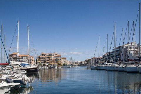 Diese studio in Agde mit hat eine Kapazität für 3 personen. Unterkunft Unterkunft hat 20 m² befindet sichhübsche und sonnige, mit Blick auf den Sporthafen. Die Unterkunft befindet sich 80 m vom Sandstrand, 200 m vom Supermarkt und it is located in a ...