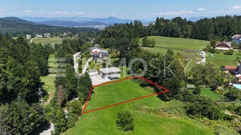 Attractive building plot in a sunny, quiet top location with a view of the mountains in Maria Rain perfect for the construction of your new home! Here are the key data on this property at a glance: ----------------------------------------------------...