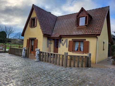 Chez Fim Immobilier. A 5 minutes de Neufchâtel. Maison comprenant une entrée, un séjour salon, une cuisine ouverte aménagée et équipée, une véranda, une chambre, une buanderie, un WC. A l’étage : trois chambres, une salle d’eau et un WC à finir. Carp...