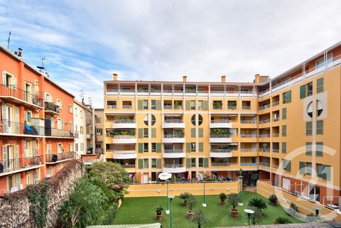 NICE LE PORT : STARTING PRICE 354,000 EUROS Just a stone's throw from the famous Place du PIN, close to the port of Nice, transport and shops, 3-room apartment convertible into 4 rooms, 83.99m², located on the second floor with EAST and WEST exposure...