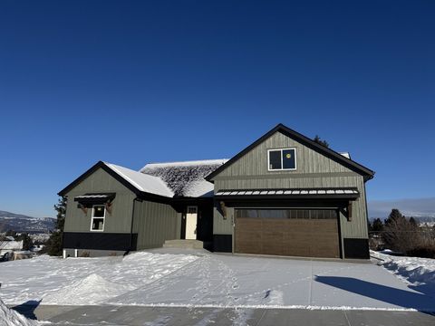 New Construction almost completed! Tired of crowded neighborhoods with tiny lots? This stylish new home, built by Beauchamp Construction, is located in the desirable Invermere subdivision on a spacious 13,000+ sq ft lot across from a 2-acre park.This...