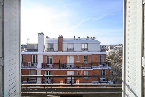 Studette located cours de Vincennes 75012 Paris close to all amenities on the 8th floor, elevator, useful area about 9m2, carrez area: 8.19 m2 and a volume of: 20.70 m3 allowing it to be easily rented. An ideal pied-à-terre or for a rental investment...