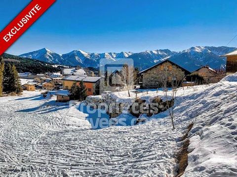 EXCLUSIVITE - A proximité des Angles Vous rêvez d'un projet immobilier au coeur des Pyrénées Orientales. Ce terrain à bâtir de 1107 m², situé dans le charmant village de La Llagonne, offre une opportunité rare. Bénéficiant d'une autorisation d'urbani...