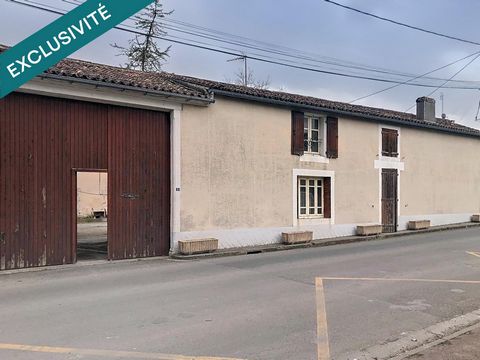 Située dans la commune de Cierzac ( 17520 ) à 15km de Cognac et 20km de Barbezieux, je vous propose une maison d'une surface habitable de 60m2 environ sur deux niveaux sur un terrain de 390m2. Elle est composée d'une pièce de vie, une cuisine et deux...