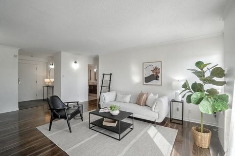 This inviting bright 1-bedroom condo offers a perfect combination of modern living and outdoor convenience, set in a neighborhood ideal for city dwellers and nature lovers. With close proximity to the REM, scenic bike and walking paths, beautiful par...