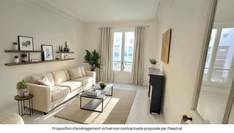 À VENDRE - Grand Studio de 29,5 m² - Maison de la Radio Dans un élégant immeuble en pierre de taille, découvrez ce charmant studio spacieux de 29,5 m², idéalement situé au premier étage, sans ascenseur, dune petite copropriété calme et bien entretenu...