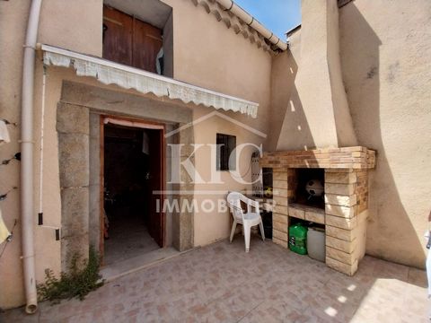 Ref 12583 AE - Carcassonne - Sought-after hamlet - Sold rented 510 € - Village house with courtyard and shed - 112 m2 on 3 levels, 3 bedrooms, fitted kitchen - Good condition. VIRTUAL TOUR AVAILABLE!!