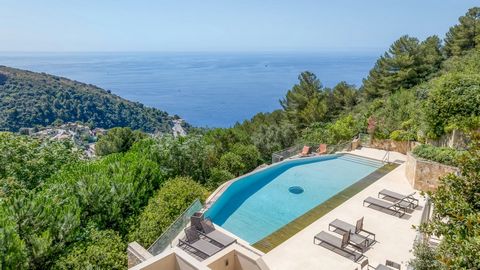 Wonderful location, just a few minutes from the Principality of Monaco, the beaches of Eze, and Saint Jean Cap Ferrat. Located in a secure domain, you will find this magnificent property offering approximately 615m² of living space (over 1,190m² incl...