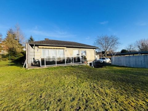 For sale is a beautiful bungalow in Bad Camberg-Würges built in 1991. With a living space of 103 square meters, the house offers plenty of space for your individual living wishes. The bungalow has two bedrooms, although an extension to three bedrooms...