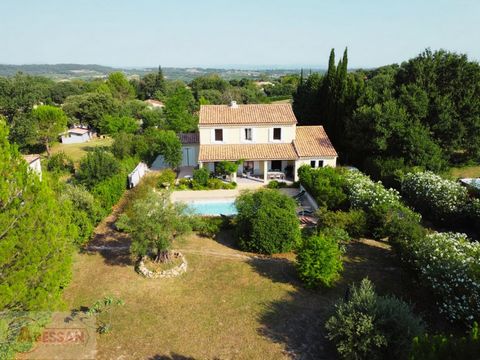 Gard (30), for sale in the pretty village of Moulezan accompanied by its local shops, New and Exclusive, this magnificent T6 house of 182 m². It is located on the edge of the Bois des Leins, quiet and not overlooked. The house is dual-aspect and natu...