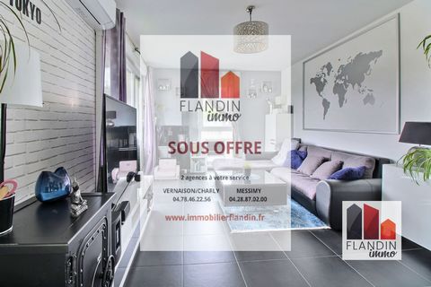 Immobilier Flandin vous présente en exclusivité ce bel appartement T3 de 71,13 M2 carrez, situé au 1er étage d'une résidence calme et sécurisée. Lumineux et fonctionnel, il se compose d’un spacieux séjour avec cuisine ouverte entièrement équipée, de ...