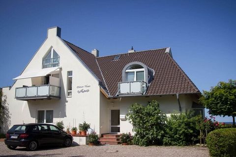 Kiest u voor het duinhuis Hohwacht, dan boekt u bovendien een unieke, vrije ligging direct aan het zandstrand met een geweldig uitzicht op en over de Oostzee. Slechts een paar stappen over de kuurpromenade scheiden het huis van het prachtige strand. ...