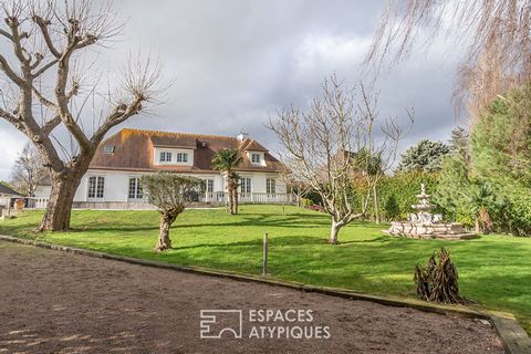 C'est aux portes de Caen Nord que se situe cette spacieuse maison d'environ 250 m2, jouissant d'un cadre idéal pour profiter de la piscine et du jacuzzi. Son emplacement stratégique entre Caen et la Mer ainsi que toutes les commodités est un réel ato...