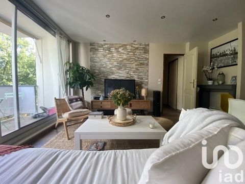 iad France - Marie Leplat vous propose: À vendre – Appartement lumineux F3 avec balcon sans vis-à-vis et cave – Les grandes terres “Square des Sablons” Dans un environnement calme et verdoyant, venez découvrir ce charmant T3 situé dans un quartier ré...