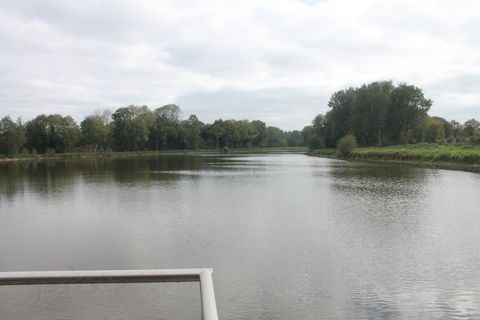 Très bel étang eaux closes de + de 4 ha sur un terrain arboré de 6.7 Ha