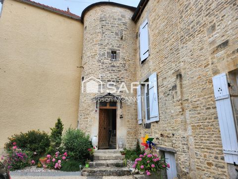 Maison de charme avec tour à LES RICEYS (Aube)