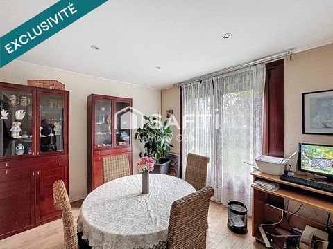 Maison semi individuelle, 3 chambres, 1 bureau, garage, jardin