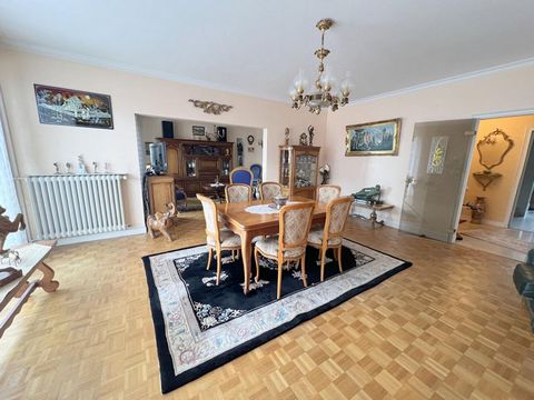 LE MANS - BOLLEE - Appartement T4 - 125 m² : 177 650 EUROS HAI de 4.50% TTC à la charge de l'acquéreur (soit 7 650 EURO TTC) soit 170 000 EUROS hors honoraires. Proche des commerces et de la future ligne Chronolignes, dans une résidence de standing, ...