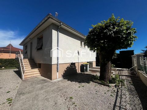 Située à Charvieu-Chavagneux (38230), cette maison bénéficie d'équipements scolaires et commerces à proximité, tout en restant bien desservie par les transports en commun et les axes routiers pour faciliter les déplacements. Cette maison d'environ 90...