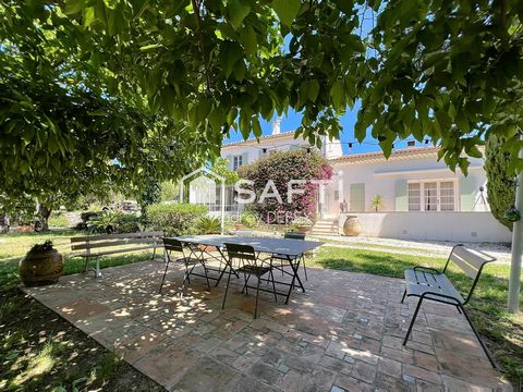 Sanary-sur-Mer – Propriété de Caractère dans un Écrin de Verdure
