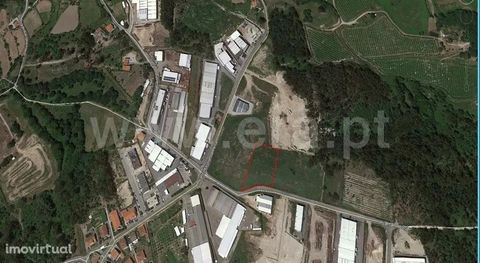 Industrial plot in Golães Industrial land located in the new industrial area of Golães, with excellent accessibility, next to the new access node to the expressway. Golães Parish About 4 kilometers from the seat of the municipality of Fafe, Golães is...