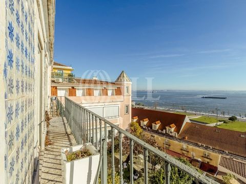 Duplex 2-bedroom apartment penthouse with 255 sqm of gross private area, frontal river view, and terraces, located in Chiado, Lisbon. The apartment is spread over two floors. On the first floor, it features a living room with bay windows and access t...