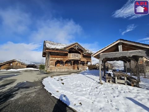 EINE AUSSERGEWÖHNLICHE LAGE Entdecken Sie dieses prächtige Chalet, das nur 1 km von den Pisten des Skigebiets Cambre d'Aze und nur 10 km von Font-Romeu entfernt liegt und eine ideale Gelegenheit für ein Zweitwohnsitz- und Mietinvestment bietet. Diese...