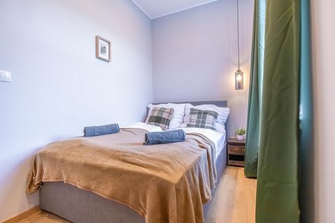 About this accommodation The apartment is a beautiful Viennese old building apartment with 4 bedrooms and a generous 138m². This room is about 15-18m2 and has a nice double bed. It is fully equipped and is only available to you. 2 toilets, 1 bathroom...