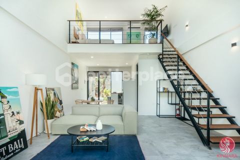 Deze villa met één slaapkamer in loftstijl ligt in de serene wijk Umalas en biedt zowel rust als gemak. Het ligt op slechts enkele minuten van het bruisende Canggu en biedt gemakkelijke toegang tot het hart van Bali's trendy eet-, uitgaans- en fitnes...