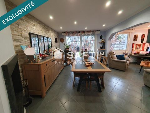 Surprenante, très belle maison. Posez vos meubles!