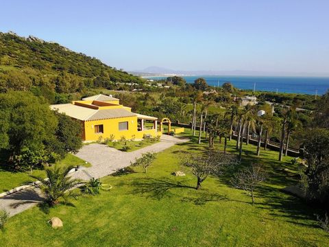 Detached villa for rent in Valdevaqueros, Tarifa with spectacular panoramic sea views above Valdevaqueros beach and Africa in the distance which enjoys large well-kept garden of roughly 2.600 sqm and private pool. This house is situated in an elevate...