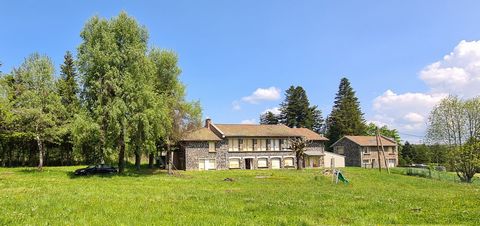 In a quiet and rural environment, on a plot of 7,903m2, find this former holiday camp located between Saint-Agrève and Le Chambon-sur-Lignon. It consists of two independent stone buildings, of 422.01m2 and 77.19m2. The plus: the nearby Golf du Chambo...