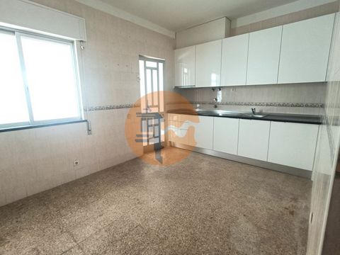 2 bedroom apartment, with patio, very well located in the central area of the city of Olhão, close to all commerce and services. The apartment comprises an entrance hall, living room, kitchen with pantry, two bedrooms and a bathroom with shower and w...