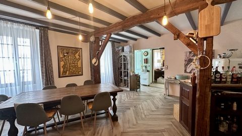 Dpt Charente Maritime (17), à vendre SAINT MAIGRIN maison 380 m² - Terrain 598 m²