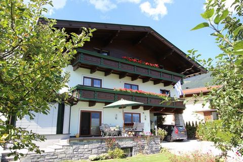 Whether you go for Austrian winter sports, the lovely warm summers, the beautiful springs or the colourful autumns, our holiday flat (for up to 8 guests) is the ideal option. This spacious apartment in Piesendorf-Walchen in the Austrian Salzburgerlan...