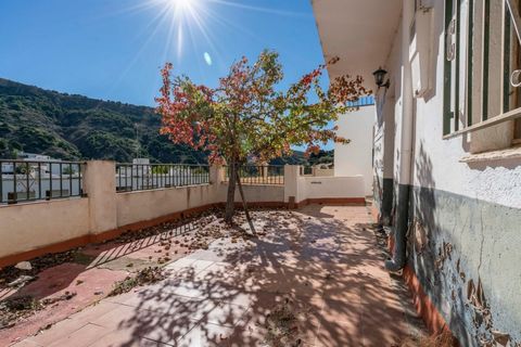 HOUSE FOR SALE IN GUARROS-PATERNA DEL RIO, ALPUJARRA ALMERIENSE. . YOUR PEACE OF MIND IS PRICELESS Under the gentle breeze of the Alpujarra Almeriense, you will find This beautiful house, where the sun, tranquility and well-being of your family, is o...