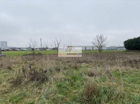 Ideally located in RIXHEIM, at the end of a dead end and at the edge of the fields, large building and serviced land of more than 10 ares free of builder. Land not divisible because part not buildable. Possibility to make a project with a builder if ...
