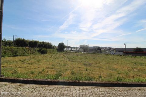 Building land with 4430 m2 in the parish of Outiz of the municipality of Vila Nova de Famalicão 5 min from the city center. It is located in an area with good access to the national Famalicão, Póvoa de Varzim and Vila do Conde. It has excellent sun e...