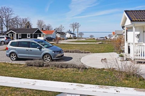 Wonderful summer house in Köpingsvik, where you can enjoy the proximity to the sea and the wonderful view. The house is located just before Lundegård's camping with only 200 m down to the beach where you can enjoy shallow swimming or a dip from the p...