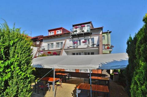 Un estudio de vacaciones muy agradable y acogedor para 2 personas, con balcón, en una zona residencial tranquila de Kołobrzeg, cerca de la hermosa playa de arena. El alojamiento está situado en la parte oeste del complejo, y esta ubicación garantiza ...