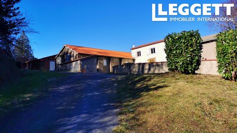 A26447FV81 - In the extreme south of the Tarn department, in the charming village of Labastide Rouairoux, on the border with the Hérault, is this property with lots of potential. A former farmhouse, it comprises a fully renovated 120m2 semi-detached ...