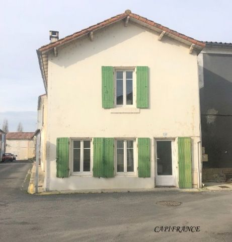 Dpt Charente Maritime (17), à vendre TONNAY BOUTONNE maison P3 de 97 m²