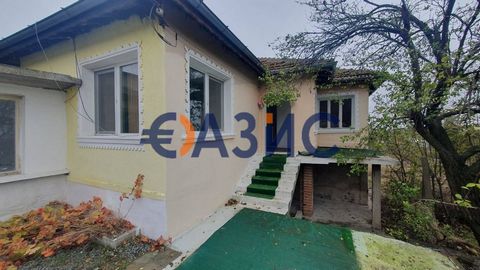 ID 30390696 Cost: 24 000 euro Locality: village Malk Manastir, total. Elkhovo, Yambol region Rooms: 4 Total area: 100 sq.m. Land: 1110 sq.m. We offer for purchase a renovated one-storey house in the Yambol district, the village of Malk Manastir (a 15...