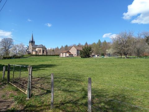 Sur la commune de Fragny, beau terrain, au calme à vendre. FRAGNY est a quelques kilomètre d'Autun, ville d'histoire; Fragny est un hameau de la commune dAutun, situé au sud-est de la ville, à 570 m daltitude sur le plateau dAntully, à lorée méridion...