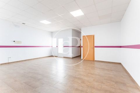 FLAT FOR SALE IN CHILCHES aProperties presents a ground floor in a new and modern building, to convert it into housing, in the town of Chilches, Castellón. with 126 m2 (According to Cadastre). With the possibility of making a house, with a distributi...