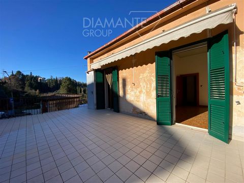 Marsciano (PG): 93 sqm second-floor apartment with living room, kitchen with fireplace, two bedrooms, hallway and bathroom. Complete the property a terrace of 46 sqm, garage on the second floor of 23 sqm and a fund of 9 sqm on the ground floor. Quiet...