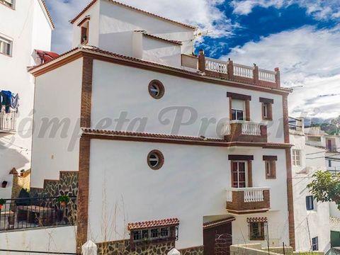 Townhouse in Archez. 3 bedrooms, 2 bathrooms a roof terrace and a garage
