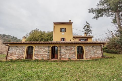 An old Tuscan rustico with a mill - it could hardly be more clichéd. But who cares if it is such a tastefully renovated rustico, which is also in an absolutely secluded location and thus offers an infinite amount of the privacy we are all looking for...
