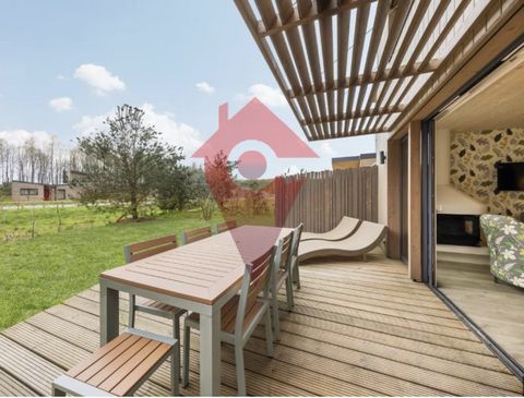 Make a rental investment eligible for the LMNP (Non-Professional Furnished Rental) scheme with a T3 cottage, located 30 minutes from Paris and 6km from Disneyland, with 2 bedrooms easy to rent in the territory of Bailly-Romainvilliers. The interior s...