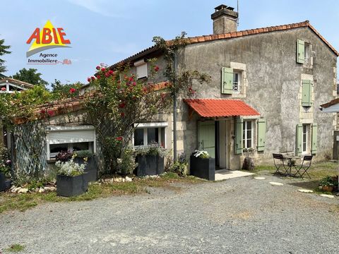In SANSAIS La Garette, in the heart of the Marais Poitevin Charming stone house of about 155 m2 of living space which comprises: On the ground floor: Kitchen, dining room, living room, WC. Upstairs: landing which leads to 3 bedrooms, a bathroom (bath...